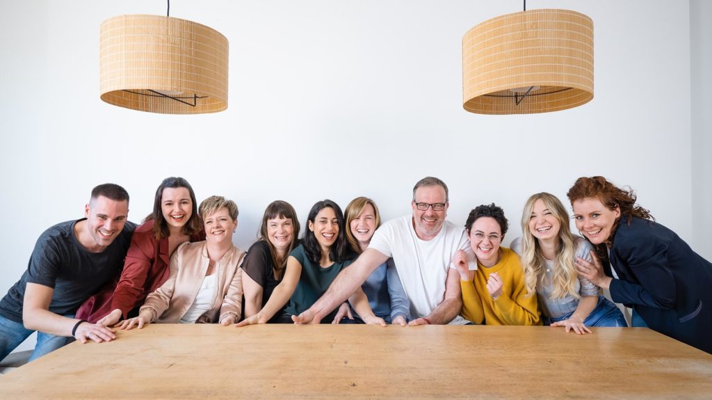 Freie Redner Ausbildung IHK Essen 1 Freie Redner | Team am Tisch